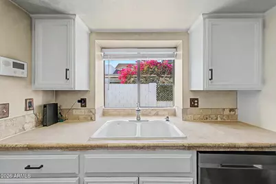 916 E Bluefield Avenue, Phoenix, AZ 85022 - Photo 9