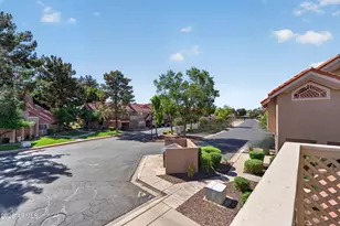 1633 E Lakeside Dr, Gilbert, AZ 85234 - Photo 31