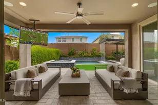 5946 E Abraham Ln, Phoenix, AZ 85054 - Photo 3