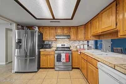 8448 W Turney Avenue, Phoenix, AZ 85037 - Photo 15
