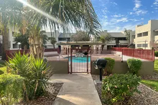 3301 E Earll Dr, Phoenix, AZ 85018 - Photo 9