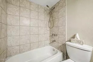 3301 E Earll Dr, Phoenix, AZ 85018 - Photo 17