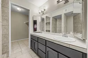 3301 E Earll Dr, Phoenix, AZ 85018 - Photo 11
