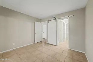 3301 E Earll Dr, Phoenix, AZ 85018 - Photo 9