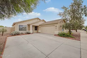 6929 S 11th Dr, Phoenix, AZ 85041 - Photo 3