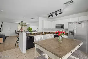 6929 S 11th Dr, Phoenix, AZ 85041 - Photo 15