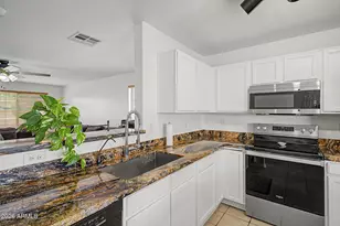 6929 S 11th Dr, Phoenix, AZ 85041 - Photo 17