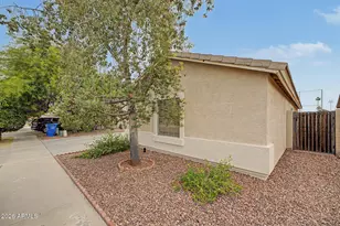 6929 S 11th Dr, Phoenix, AZ 85041 - Photo 7