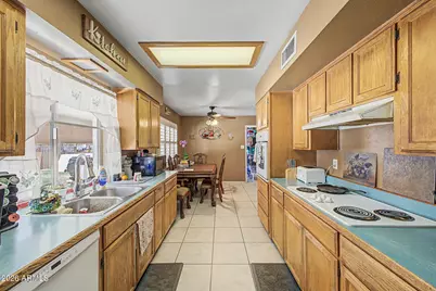 8530 N 45th Drive, Glendale, AZ 85302 - Photo 15