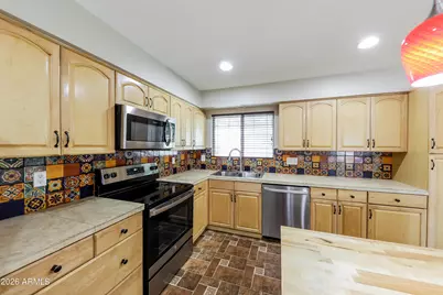 11610 N 58th Avenue, Glendale, AZ 85304 - Photo 3