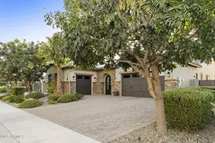 7606 S Penrose Dr, Gilbert, AZ 85298 - Photo 5