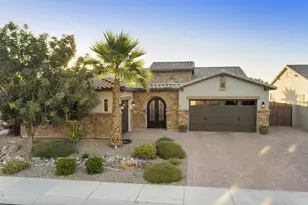 7606 S Penrose Dr, Gilbert, AZ 85298 - Photo 3