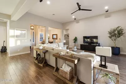 7606 S Penrose Drive, Gilbert, AZ 85298 - Photo 17