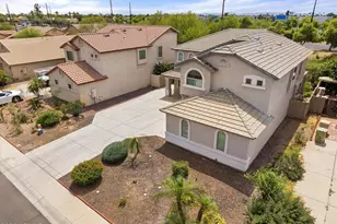 5661 W Desert Jewel Dr, Glendale, AZ 85302 - Photo 3