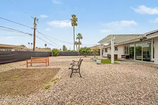 11442 N Coggins Dr, Sun City, AZ 85351 - Photo 23