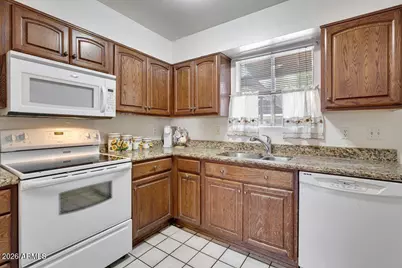 3426 W Tangerine Lane, Phoenix, AZ 85051 - Photo 5