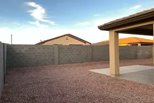 18660 W Robin Ln, Surprise, AZ 85387 - Photo 15