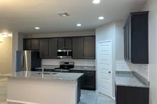 18660 W Robin Ln, Surprise, AZ 85387 - Photo 5