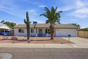 1215 W Wescott Dr, Phoenix, AZ 85027 - Photo 1