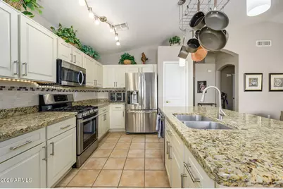 3136 E Roveen Avenue, Phoenix, AZ 85032 - Photo 11