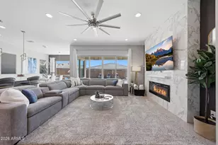 2831 E Robin Ln, Phoenix, AZ 85050 - Photo 11