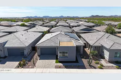 2831 E Robin Lane, Phoenix, AZ 85050 - Photo 3