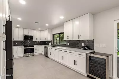 8631 E Thomas Road, Scottsdale, AZ 85251 - Photo 35