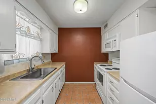 10316 W Deanne Dr, Sun City, AZ 85351 - Photo 11