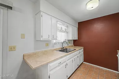10316 W Deanne Drive, Sun City, AZ 85351 - Photo 9