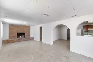 7422 W Turney Ave, Phoenix, AZ 85033 - Photo 3