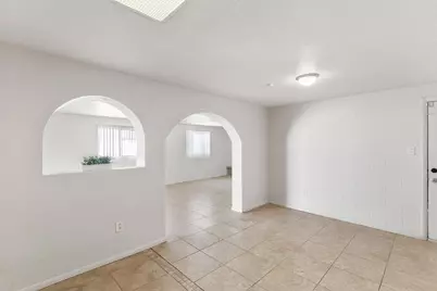 7422 W Turney Avenue, Phoenix, AZ 85033 - Photo 9
