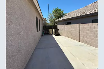 10454 W Foothill Drive, Peoria, AZ 85383 - Photo 43