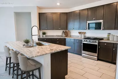 2548 W Grenadine, Phoenix, AZ 85041 - Photo 11