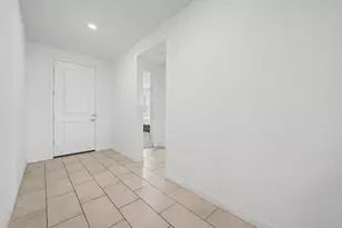 2548 W Grenadine Rd, Phoenix, AZ 85041 - Photo 7