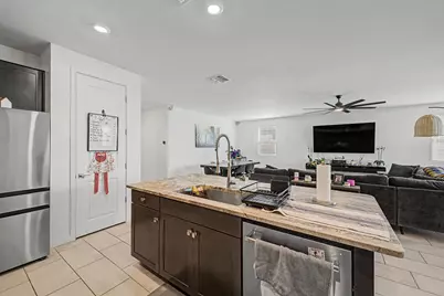 2548 W Grenadine Road, Phoenix, AZ 85041 - Photo 15