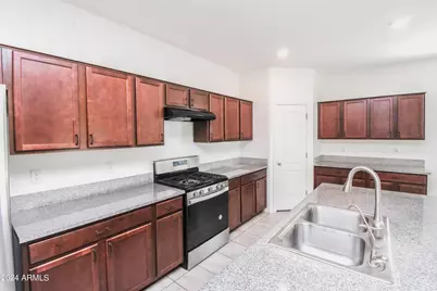 637 E Buckingham Avenue, Gilbert, AZ 85297 - Photo 3