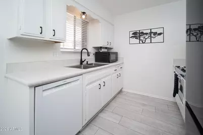 10428 W Deanne Drive, Sun City, AZ 85351 - Photo 27