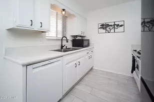 10428 W Deanne Dr, Sun City, AZ 85351 - Photo 27