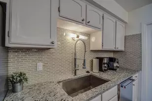 8420 E Keim Dr, Scottsdale, AZ 85250 - Photo 17