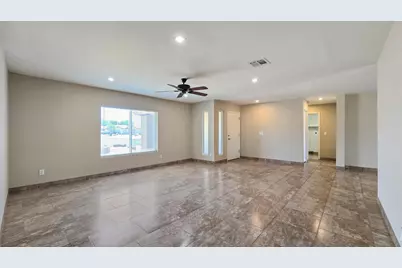 11740 N 74th Drive, Peoria, AZ 85345 - Photo 7