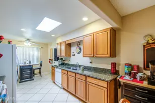 10022 W Kingswood Cir, Sun City, AZ 85351 - Photo 1