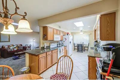 10022 W Kingswood Circle, Sun City, AZ 85351 - Photo 3