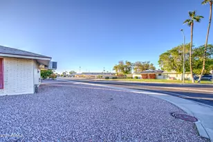 10022 W Kingswood Cir, Sun City, AZ 85351 - Photo 17