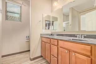 2624 W Beautiful Ln, Phoenix, AZ 85041 - Photo 23