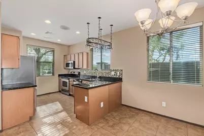 2624 W Beautiful Lane, Phoenix, AZ 85041 - Photo 9