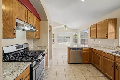 9729 W Burnett Road, Peoria, AZ 85382 - Photo 11