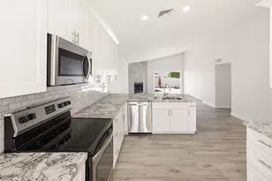 8675 E Belleview Pl, Scottsdale, AZ 85257 - Photo 11
