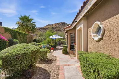 1036 E Shangri La Road, Phoenix, AZ 85020 - Photo 43