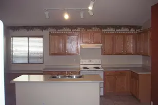 10945 W Loma Ln, Peoria, AZ 85345 - Photo 5