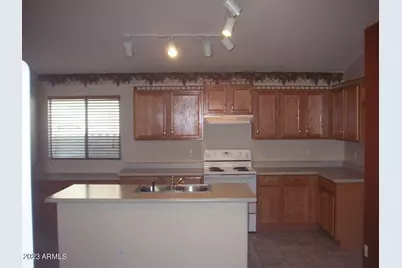 10945 W Loma Lane, Peoria, AZ 85345 - Photo 11